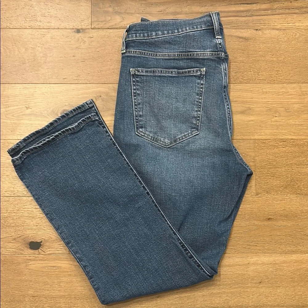 GAP Blue Straight Leg Jeans with Classic Denim Style - Picture 7 of 7